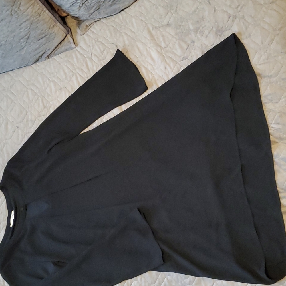 EUC HiLow Flowy black dress
